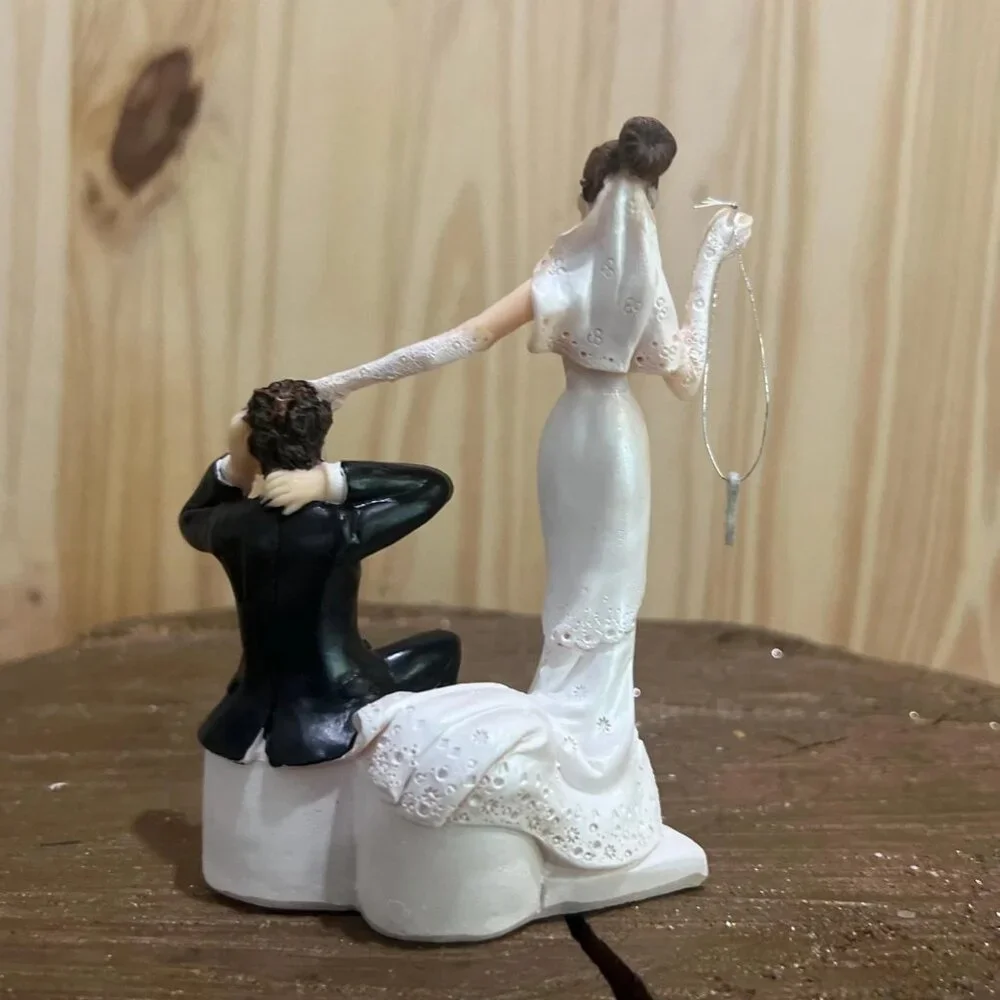 Poly Resin Wedding Cake Topper Funny Couple Figurine Decoration Gift